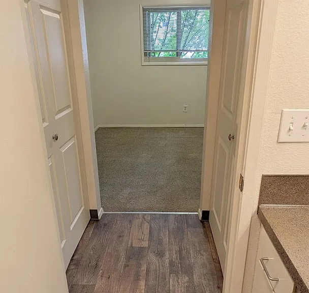 Watergate Apartments — Photo 46