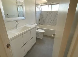 9221 Charleville Blvd APT E, Beverly Hills, CA 90212