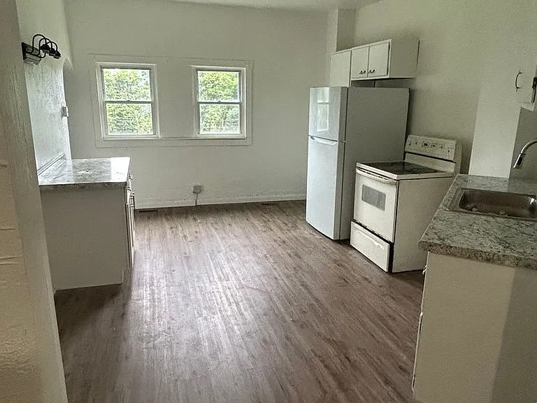1120 Jenny Lind St — Photo 5