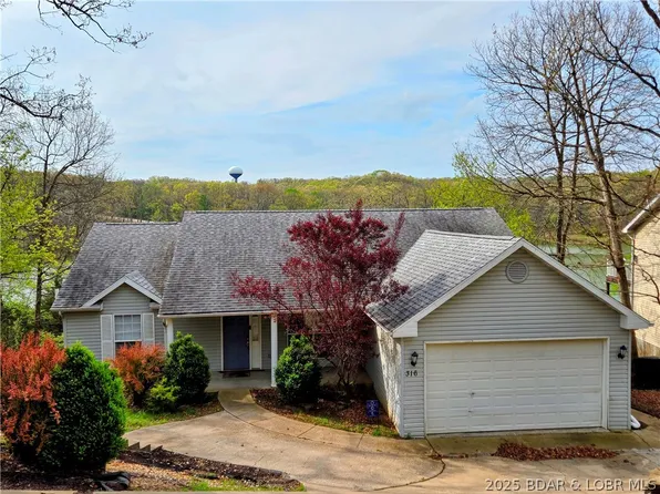 316 Albany Dr, Lake Ozark, MO 65049