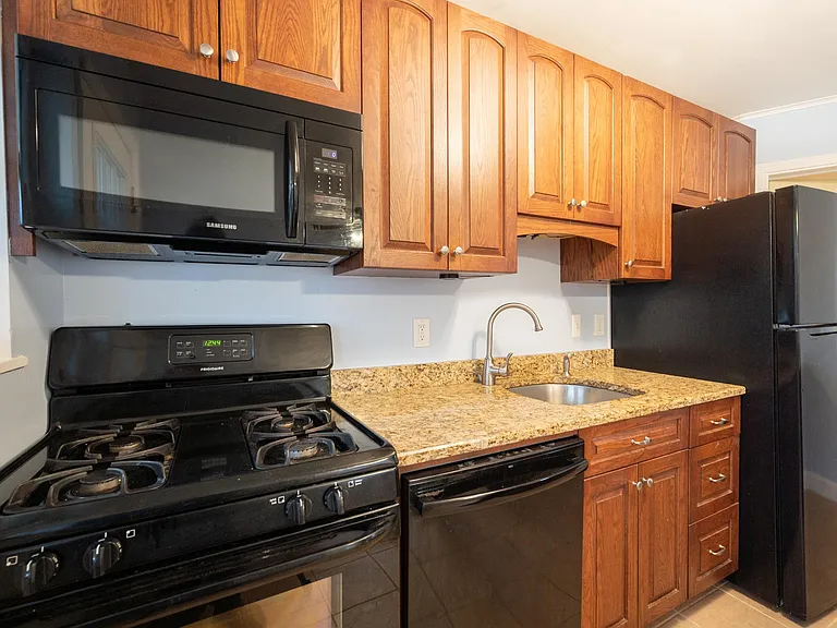 8518 Water Oak Rd — Photo 4