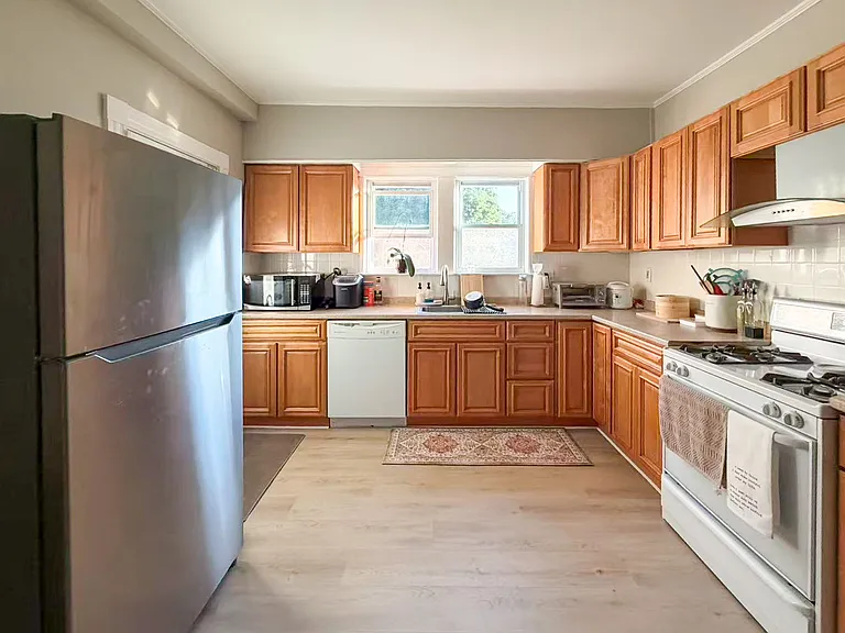 41-43 Winthrop Ave #1 — Photo 5