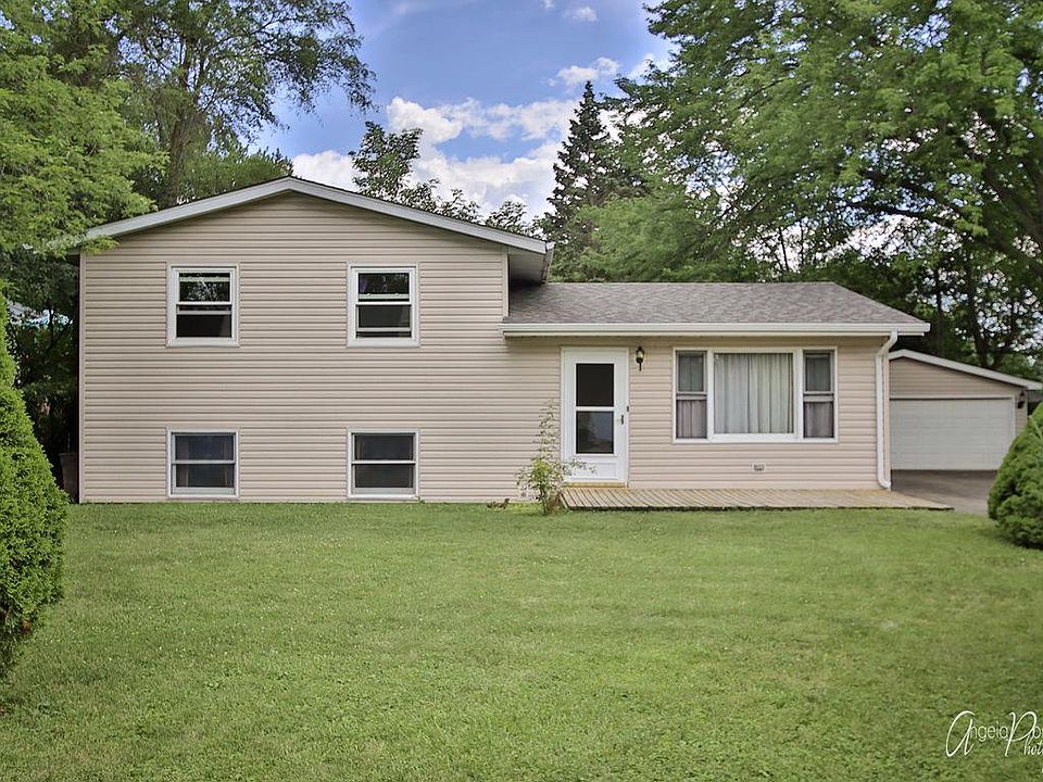 1st image of 207 Lakewood Dr