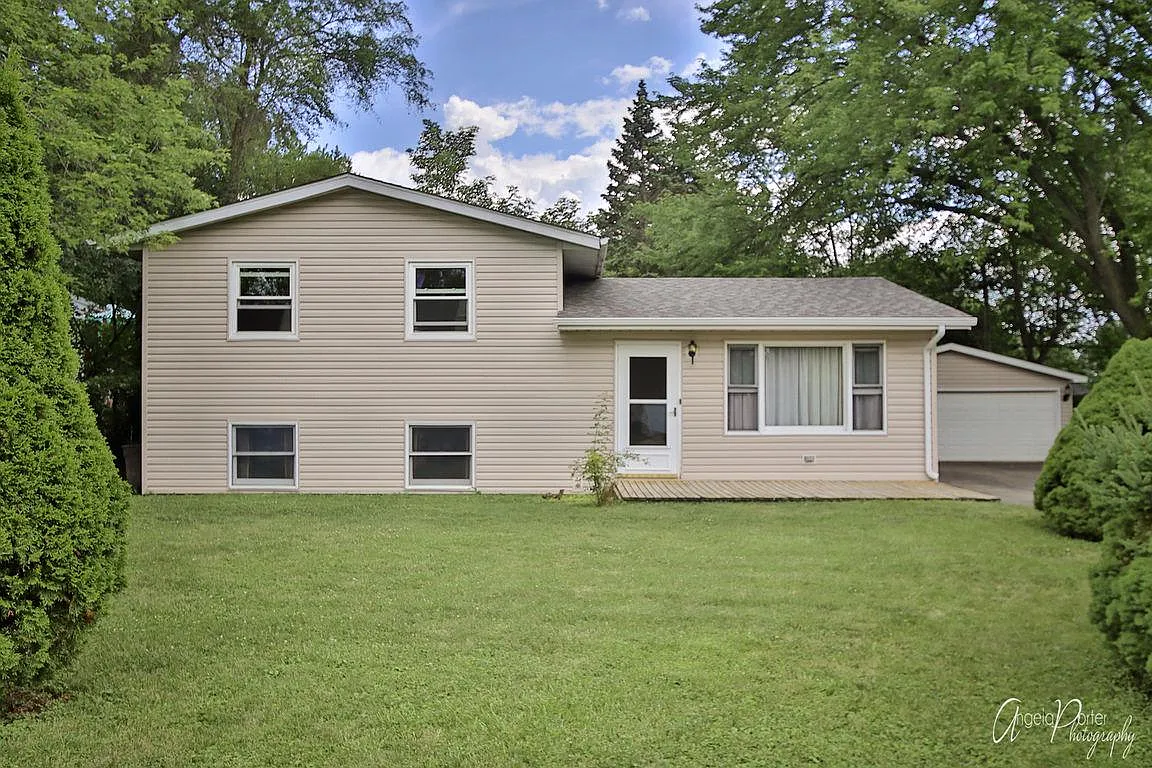 207 Lakewood Dr photo 1