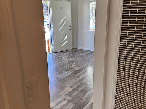 5th image of 2801 Daubenbiss Ave