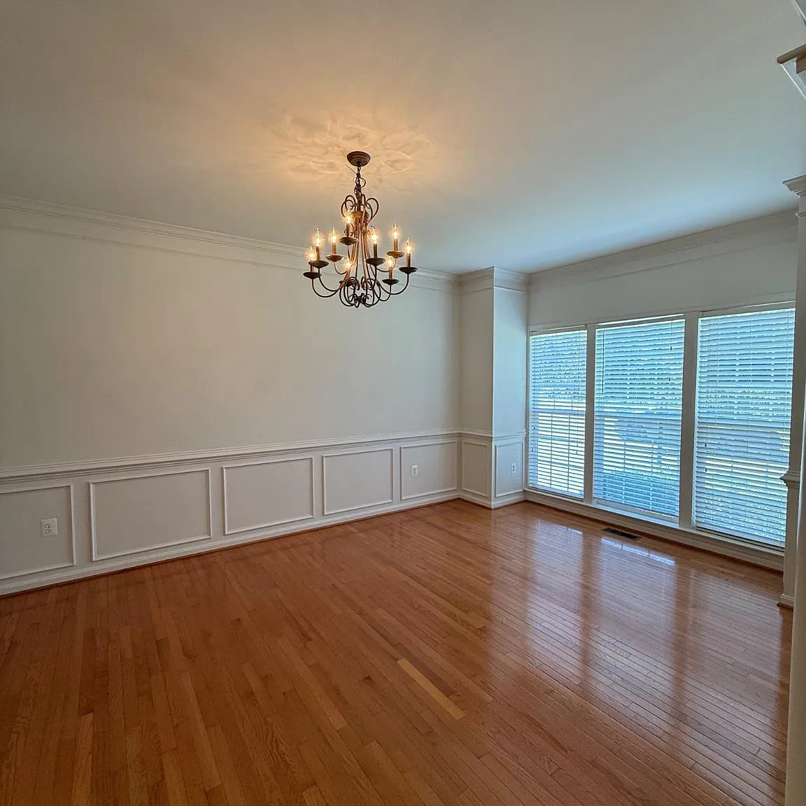 4 bed, 3.5 bath, 2976 sqft, $3,250 — Photo 4