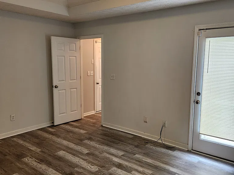482 Grove Hill Dr — Photo 10