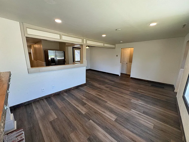 302 N 5th Ave — Photo 13