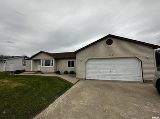 208 Paint Creek Ln, Carmi, IL 62821