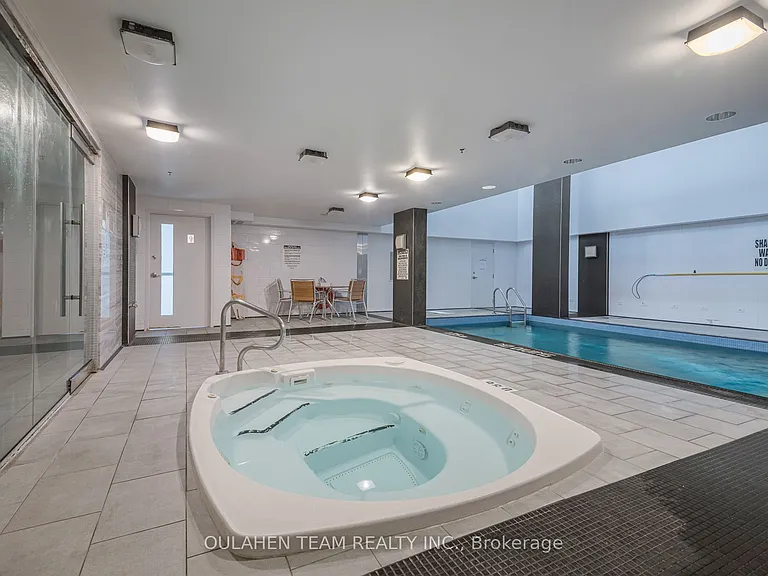 21 Carlton St #1105 — Photo 20