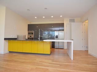500 W Division St UNIT 2S, Chicago, IL 60610