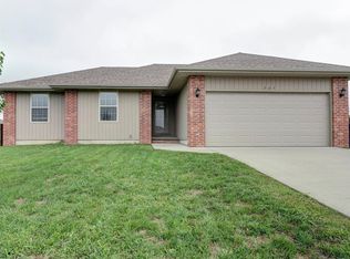 205 N Lake Ave, Clever, MO 65631