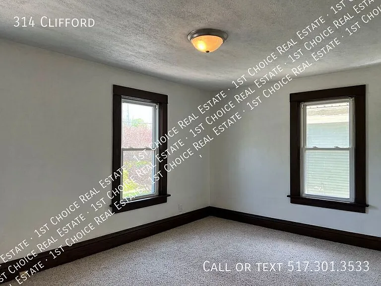 314 Clifford St — Photo 8