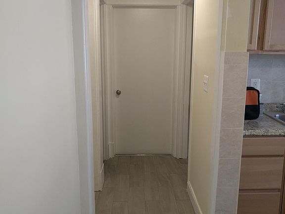 5th image of 997 Northland Ave