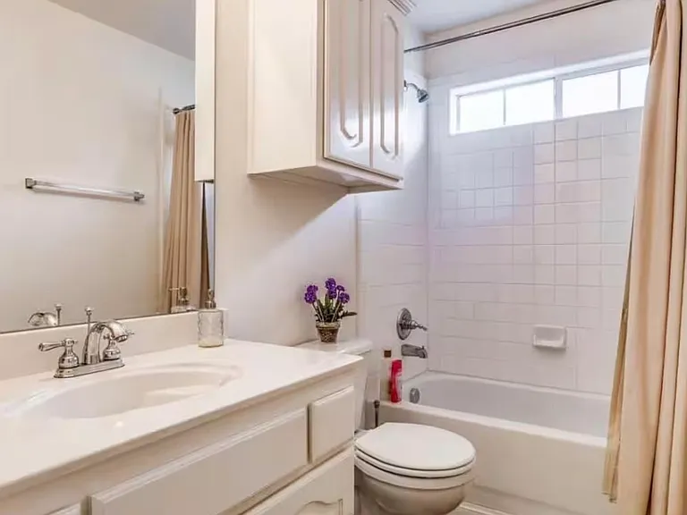 5231 Kathryn Dr — Photo 3