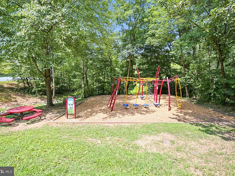 5913 Spruce Run Ct — Photo 52