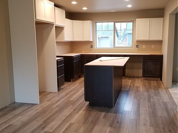 2nd image of 1941 Hardway Ln
