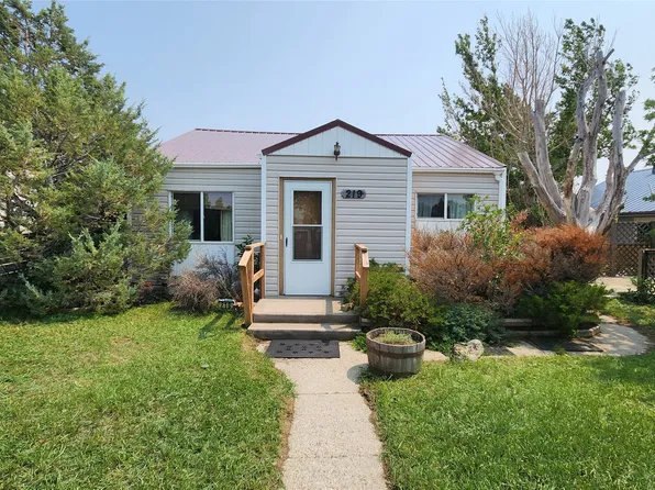 219 5th Ave SW, Cut Bank, MT 59427