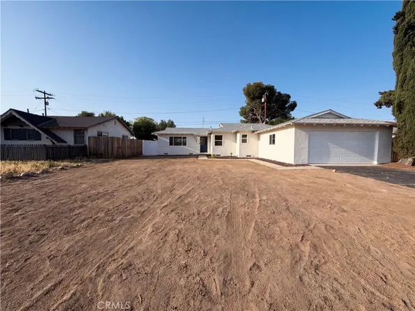 27807 Pluto St, Highland, CA 92346