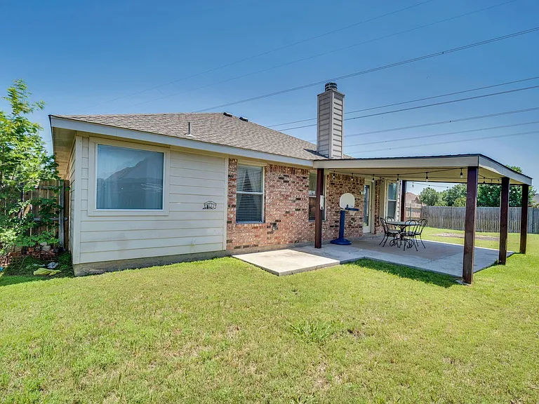 6516 Fairglen Dr — Photo 5