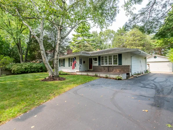9816 W Oak Forest Dr, Beach Park, IL 60099