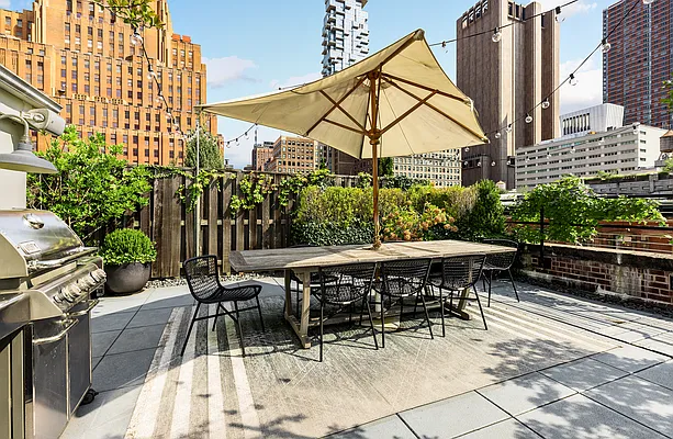 Sold by Compass | media 2