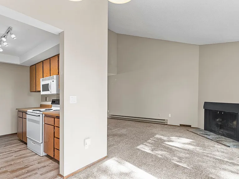 248-254 Cervantes — Photo 7