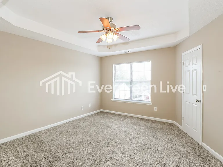 141 Hammond Place Cir — Photo 8