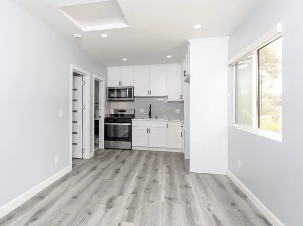 7420 Vanalden Ave, Reseda, CA 91335