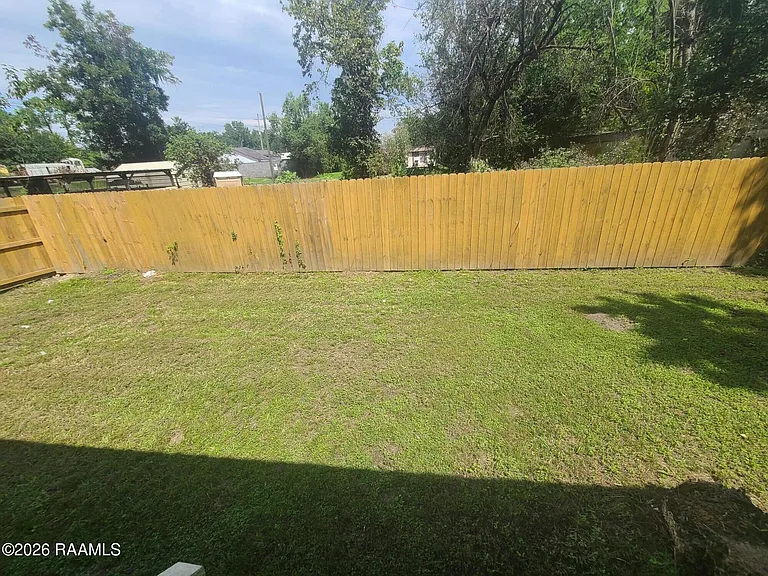 1032 N Railroad Ave — Photo 15