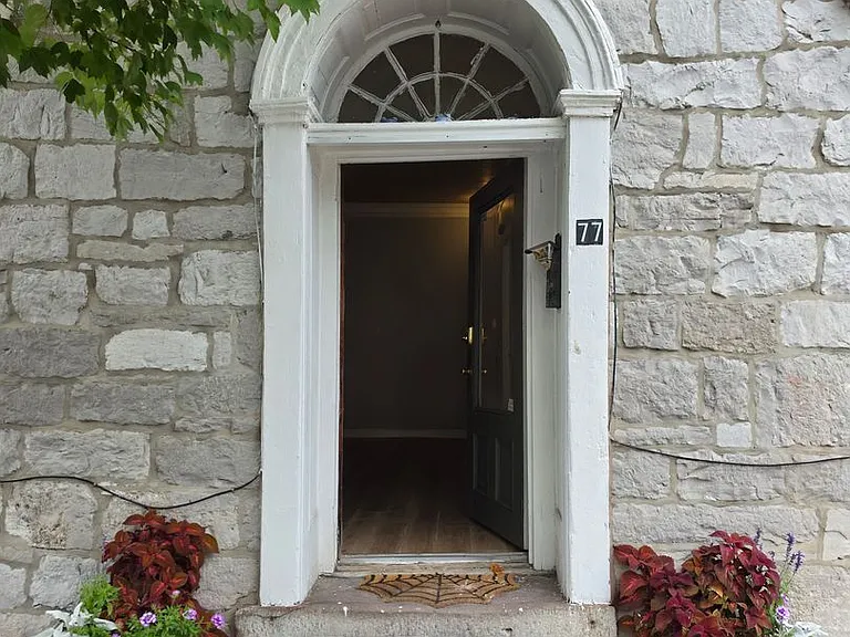 102 N Bedford St — Photo 24