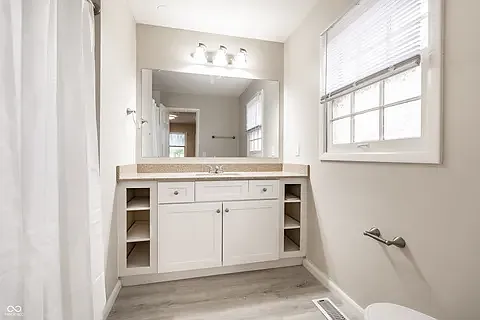 4 bed, 1853 sqft, $2,300 — Photo 3