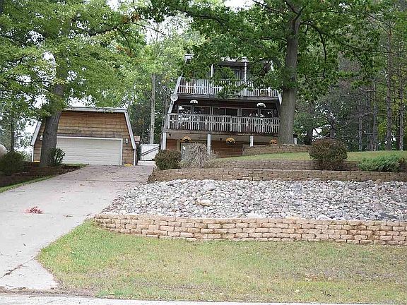 3rd image of 1006 Southport Dr