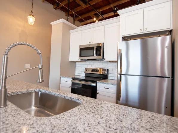1 bed, 1.0 bath, 560 sqft, $1,450, 140 W Mountain St #200, Kings Mountain, NC 28086