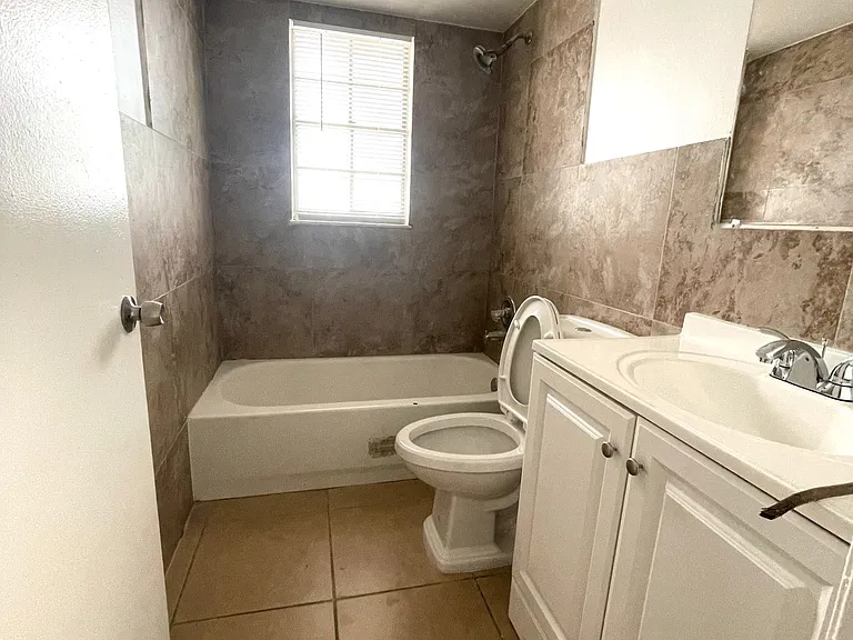 1911 N Haverhill Rd #11 — Photo 6