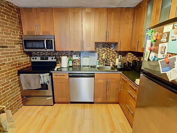 2nd image of 267 Main St APT 3A