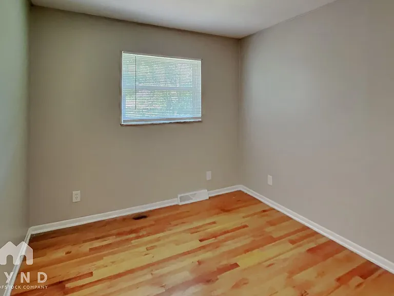 5621 Oakmont Dr — Photo 16