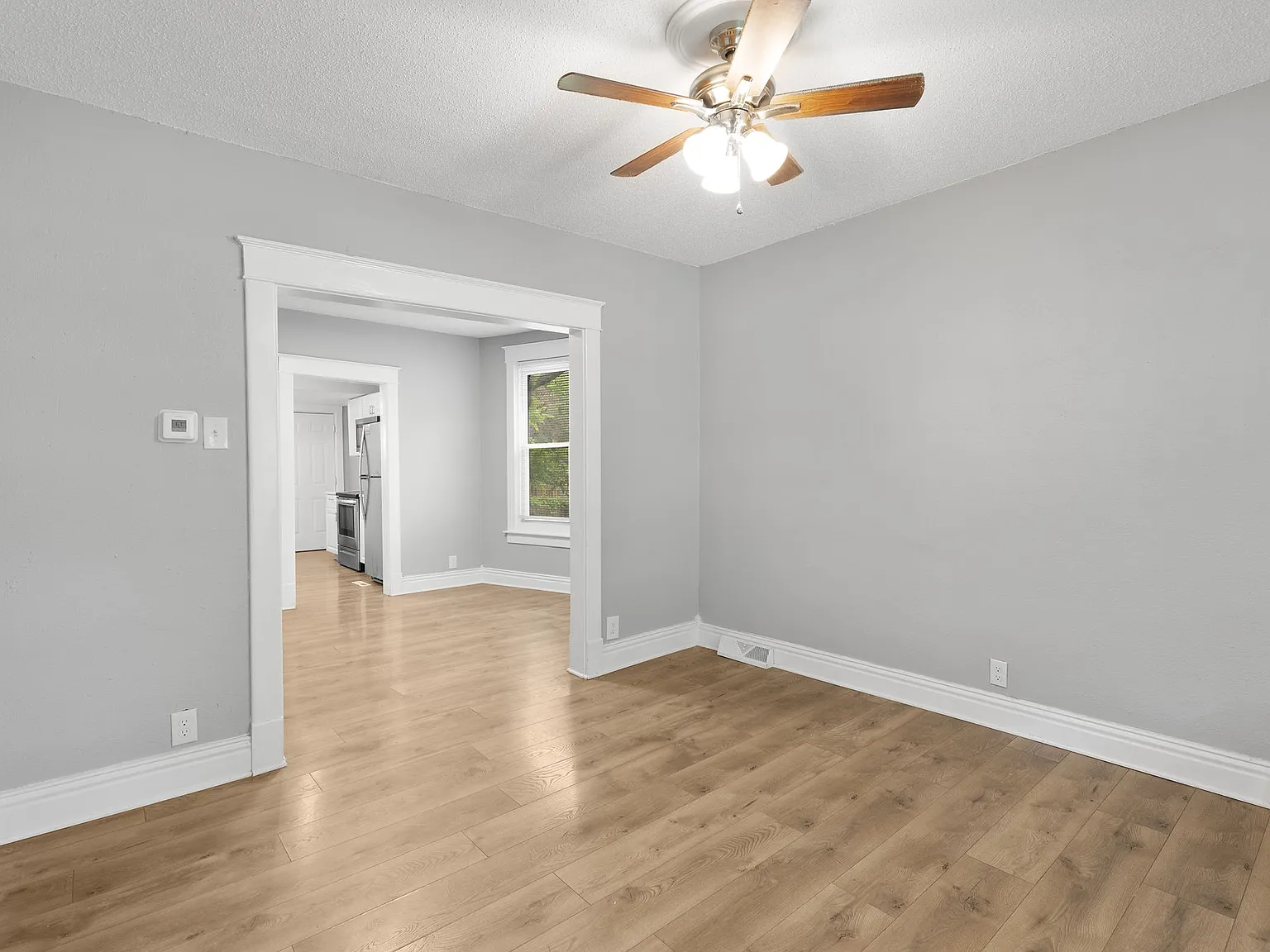 2 bed, 801 sqft, $1,200 — Photo 4