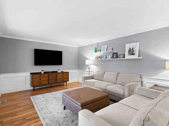 3rd image of 5838 Stonehorse Ct
