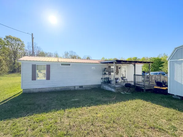 2634 Pleasant Grove Rd, Westmoreland, TN 37186