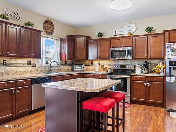 3rd image of 1089 Running Brook Dr