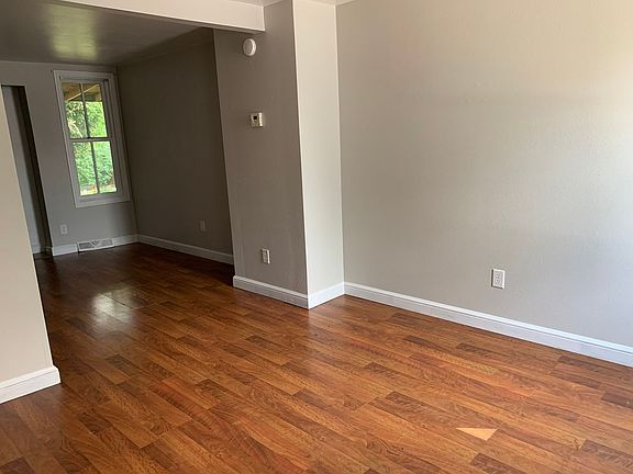 4th image of 136-140 E Liberty Ave