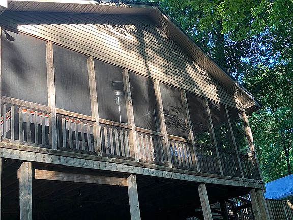 Large screened deck