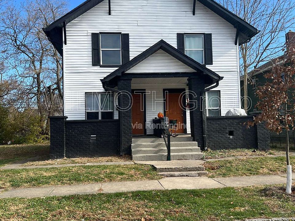 1st image of 3249 N Kenwood Ave