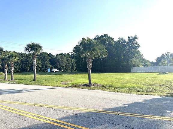 2nd image of 1096 Bee Hive Rd
