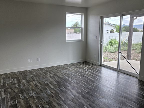 5th image of 3981 N Robert Rd