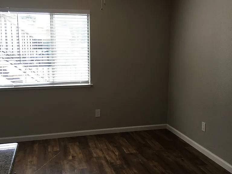 Sutter Commons Apartments — Photo 14