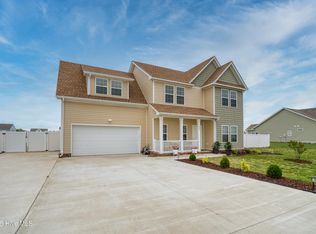 122 Pungo Cir, Moyock, NC 27958