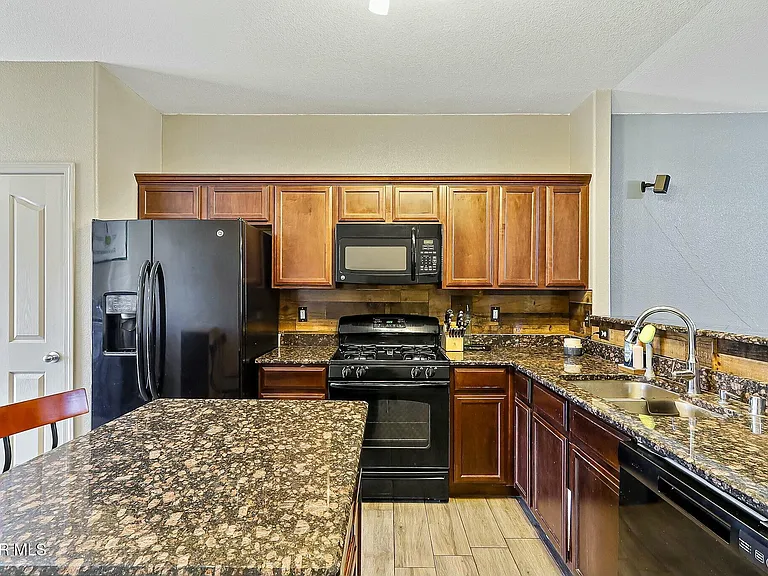 13142 Saker Dr — Photo 9