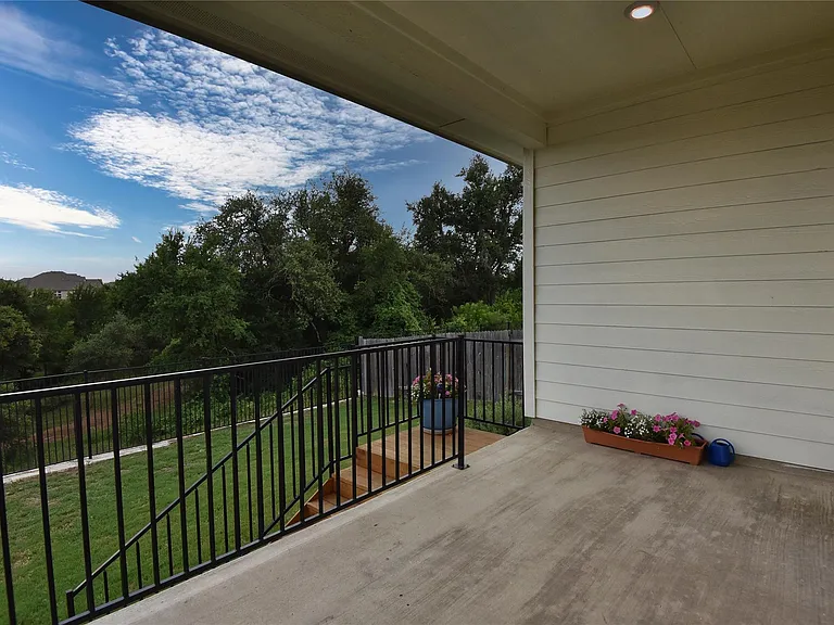 241 Serpens St — Photo 17